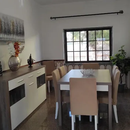 Semesterbostad Constanca House *